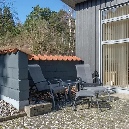 Stunning In Knebel With 3 Bedrooms, Sauna And Internet Ebeltoft